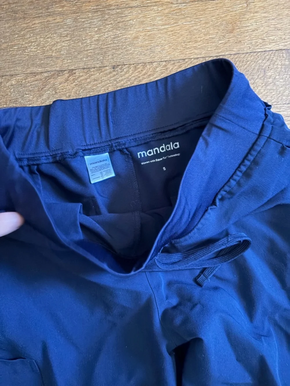 Womens Navy Drawstring Jogger scrubs - Picture 2 of 2